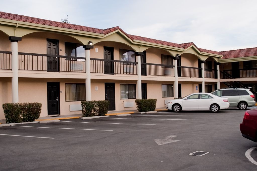 Bayhill Motel